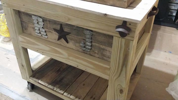 our version of a rustic cooler, diy, outdoor furniture, outdoor living, rustic furniture, woodworking projects