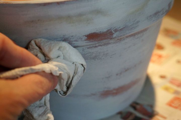 como resistir a um vaso de terracota com tinta de acabamento calcrio
