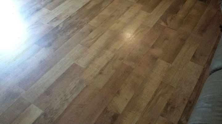 how to restore laminate flooring, Photo without the light shining on it