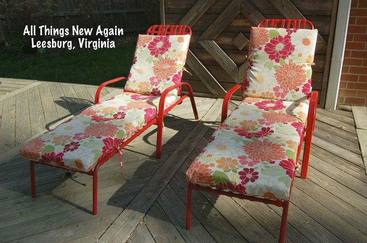 s 12 pool chair ideas we never would have thought of, painted furniture, pool designs, Spray paint over the grime