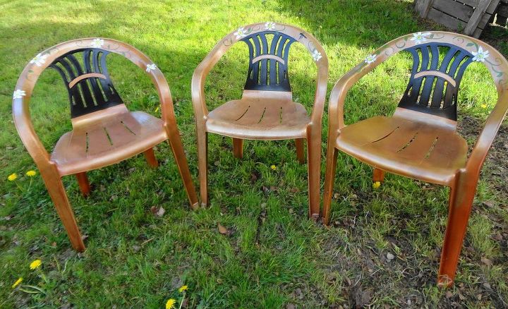 30 impresionantes ideas de sillas para el patio que debes probar ahora mismo, Dale un toque chic a tus sillas con un mural met lico