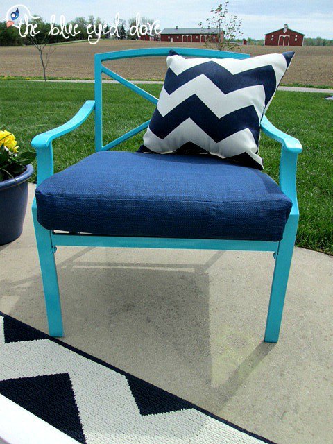 s 12 pool chair ideas we never would have thought of, painted furniture, pool designs, Accessorize with a few waterproof pillows