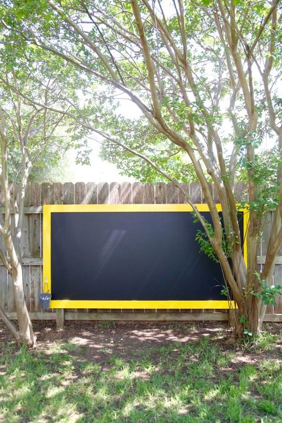 giant outdoor chalkboard, chalkboard paint, crafts, fences, outdoor living