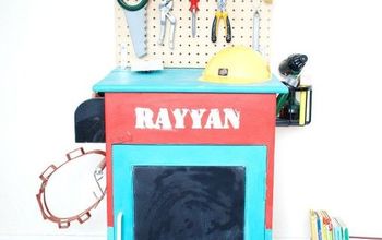  Um guarda-roupa reciclado em um banco de ferramentas para crianças