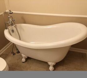 diy front bathroom remodel, bathroom ideas, diy, home improvement, Before Claw foot tub w no shower