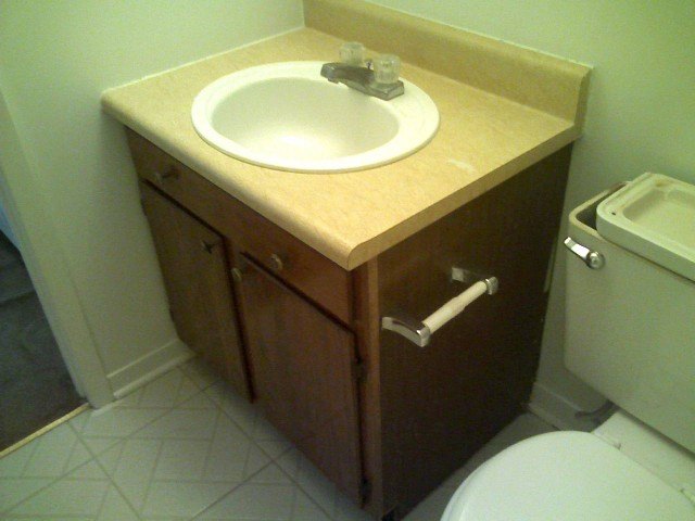 q what color for old bathroom vanity , bathroom ideas, paint colors, painted furniture