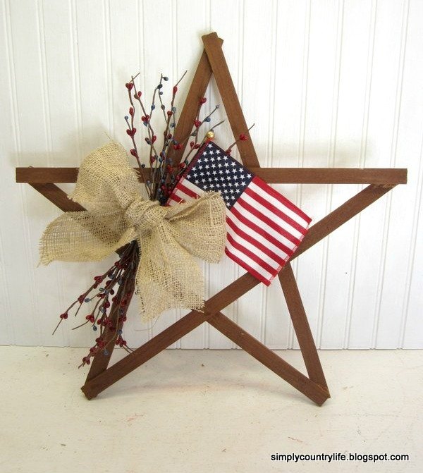 16 patriotic wreaths that will fill you with pride, Scrap Wood Star and Burlap