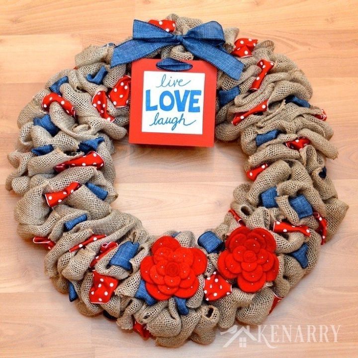 16 patriotic wreaths that will fill you with pride, Bunched Burlap and Fabric Wreath
