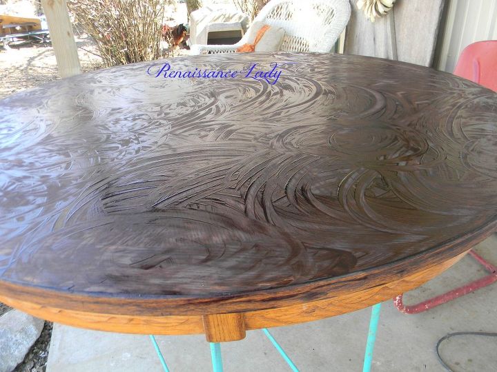 the unwanted coffee table, diy, painted furniture, Creating the texture for the Finger Swirl