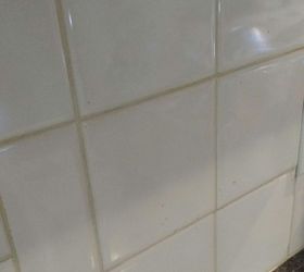 what s the best way to clean white backsplash tiles