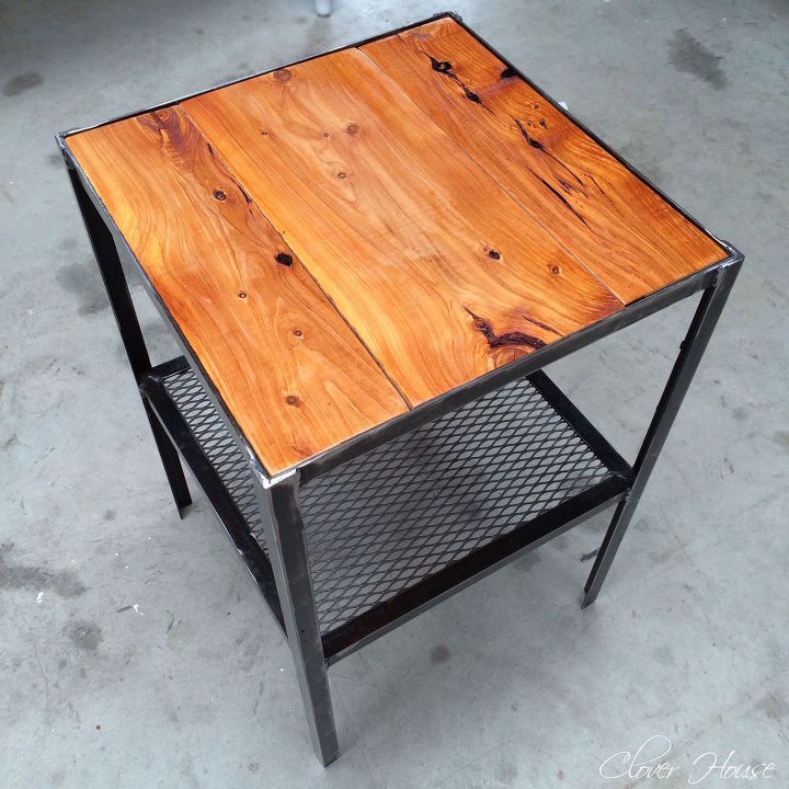 mesa auxiliar vintage de madera y metal una historia