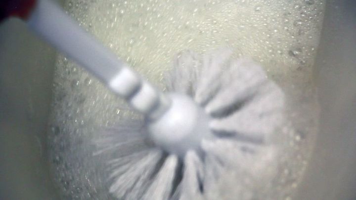 green toilet bowl cleaner