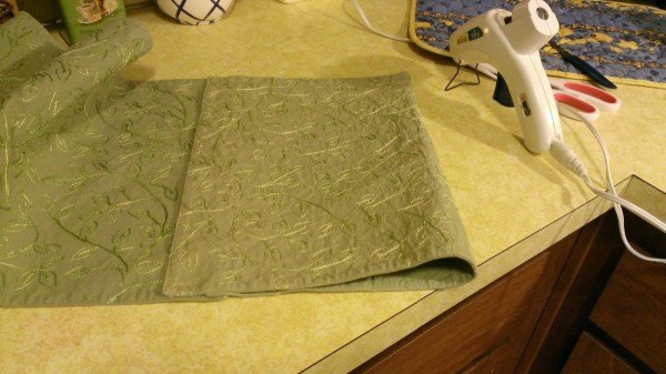 turn a placemat into a charging holder for your tablet or kindle, crafts, repurposing upcycling, storage ideas