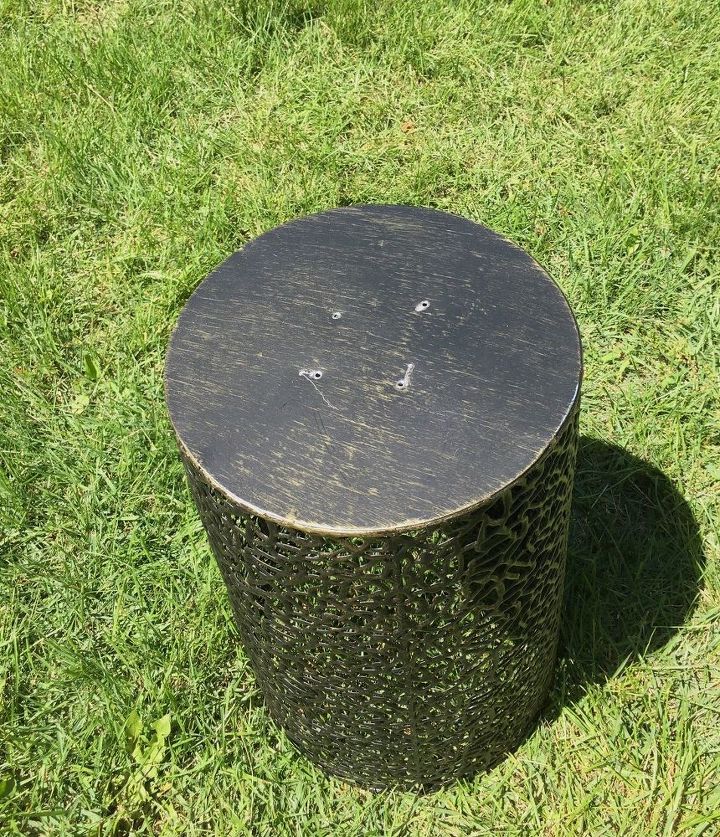 turn an inexpensive wire basket into a gorgeous diy table