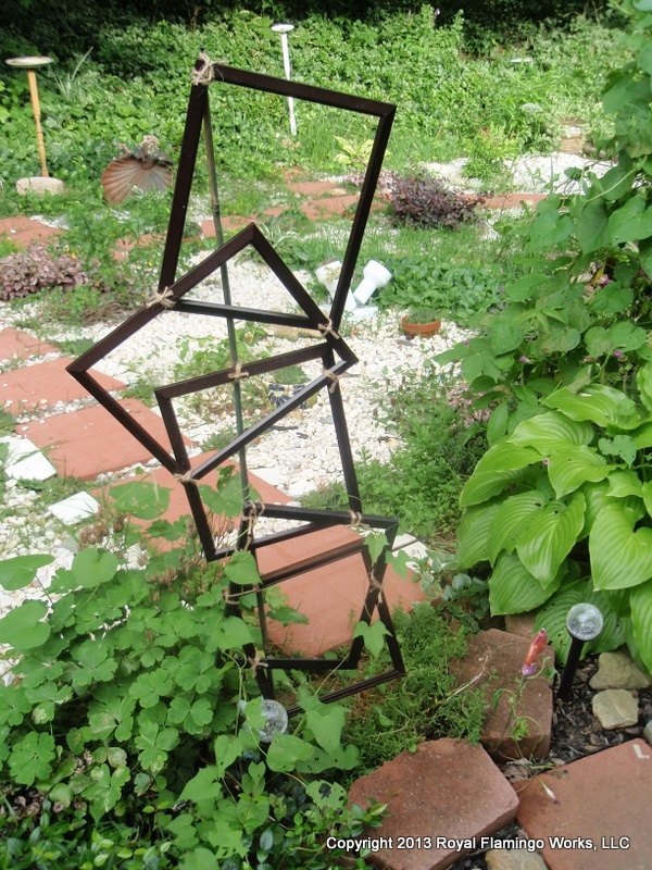 17 ways to build a gorgeous garden trellis, String together picture frames