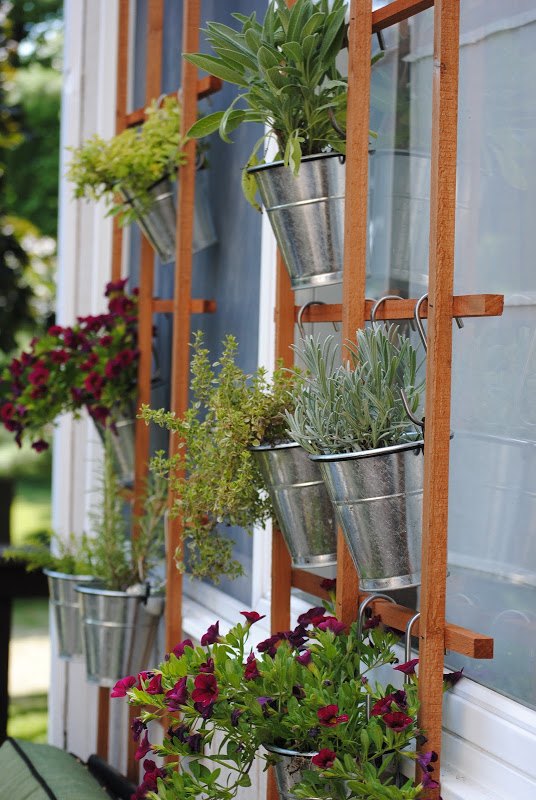 17 maneiras de construir uma linda trelia de jardim, Parede de treli a para jardim de ervas vertical DIY