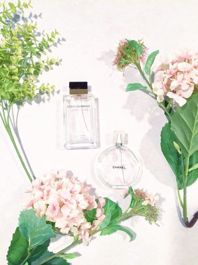 arreglos florales de botellas de perfume diy