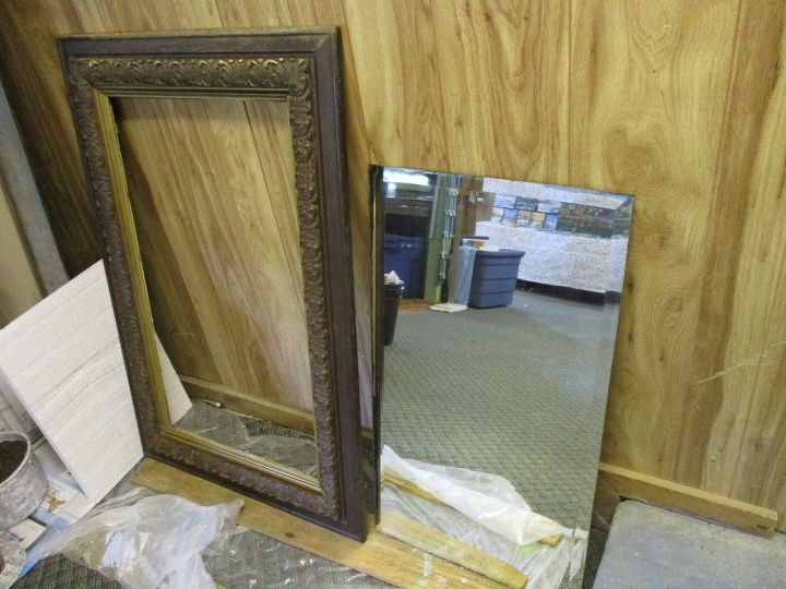 espelho de vidro biselado reciclado com moldura de madeira