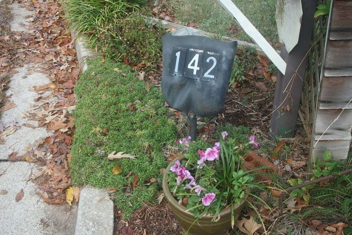 11 address sign ideas that ll make neighbors stop in admiration, Upcycle old garden tools to display it