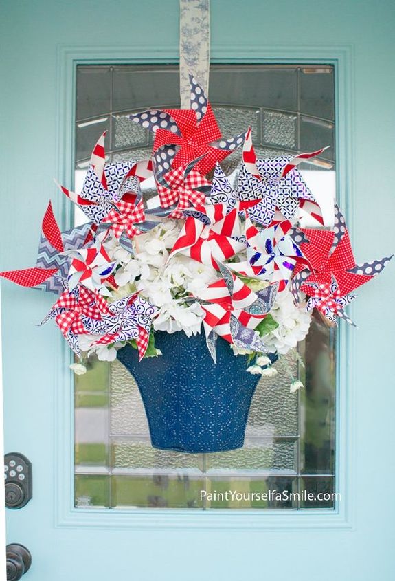 pinwheel door decoration , crafts, doors, patriotic decor ideas, seasonal holiday decor