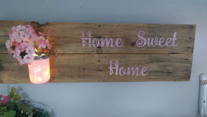 hogar dulce hogar, El cartel de 36 X 10 se muestra con las luces encendidas