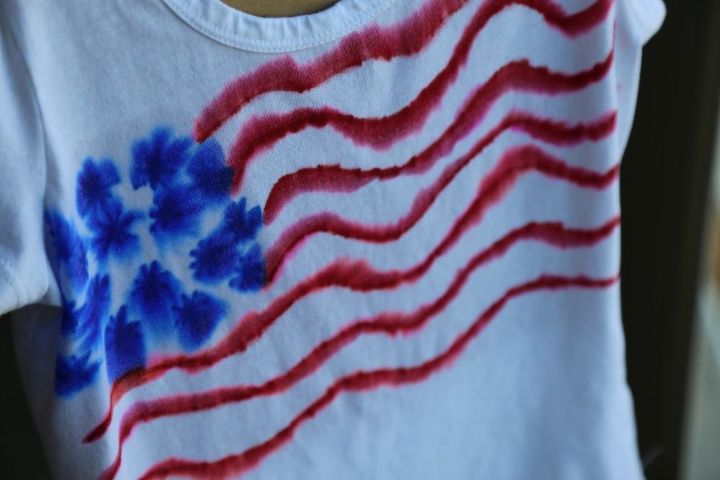 4th of july sharpie tie dye t shirt in less than 10 minutes , crafts, patriotic decor ideas, seasonal holiday decor