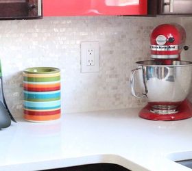 13 ways to instantly brighten up a boring kitchen, Put up a shiny pearl toned backsplash
