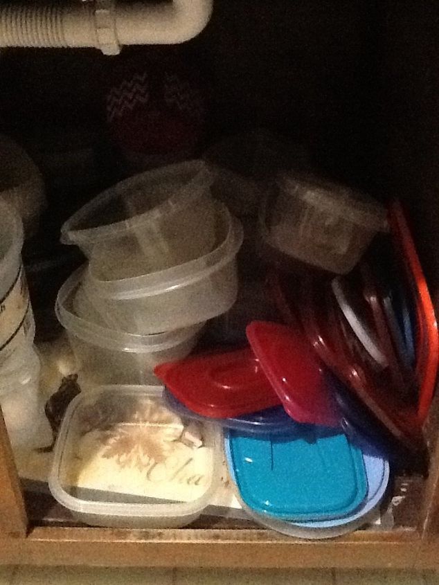 como organizar tupperware dentro do armrio