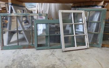 Mesa auxiliar hecha con ventanas viejas