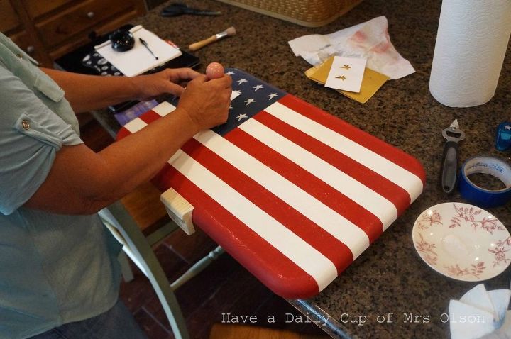pintar una vieja nevera como una bandera americana