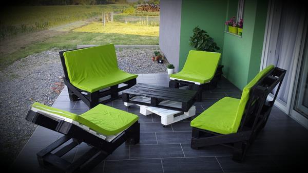 diy black pallet patio furniture ideas, painted furniture, pallet