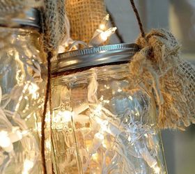 16 formas inesperadas de utilizar las luces de navidad este ao, Llena tarros con luces como luz r stica para el porche