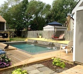 wow 11 ideas de ensueo para personas que tienen piscinas en el patio trasero, A ada una plataforma elevada para tomar el sol