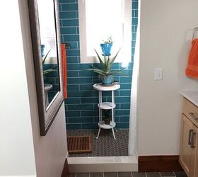 bright turquoise bathroom, bathroom ideas, home decor