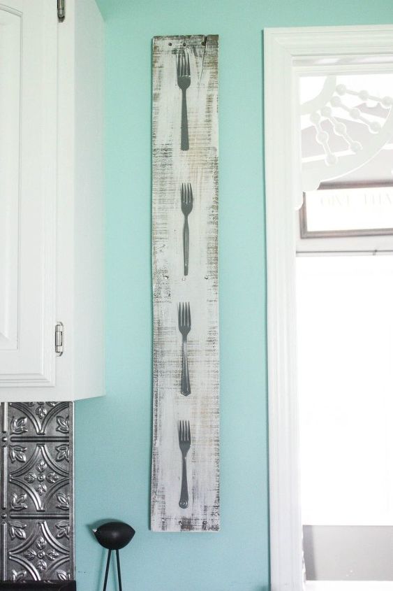 diy kitchen wall art using random forks , crafts, how to, kitchen design, painting, pallet, repurposing upcycling