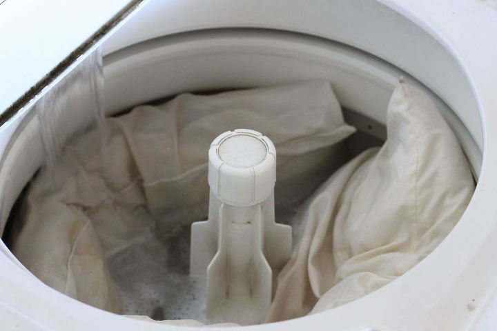 13 hacks de limpeza que pessoas com sales impecveis juram, Como lavar e branquear travesseiros