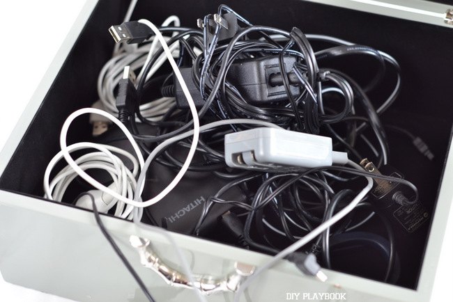 video how to organize electronic cords, how to, organizing
