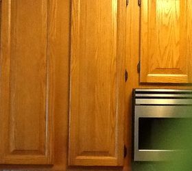 kitchen cabinets that remain ajar, A door that stays closed