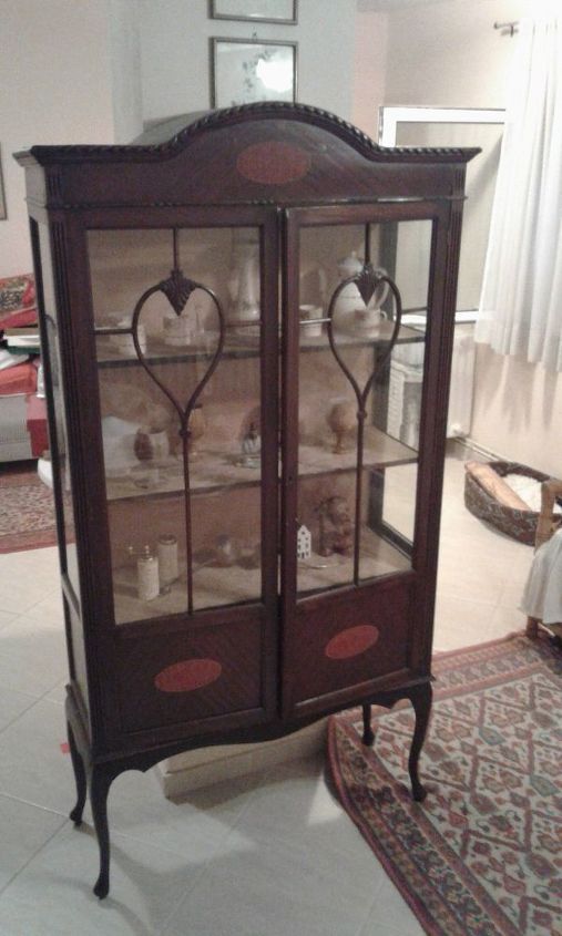 q color change to an antique display cabinet , kitchen cabinets, kitchen design, painted furniture, Old English antique display cabonet over 90 years old circa Victorian times Its also up for sale for euro 500