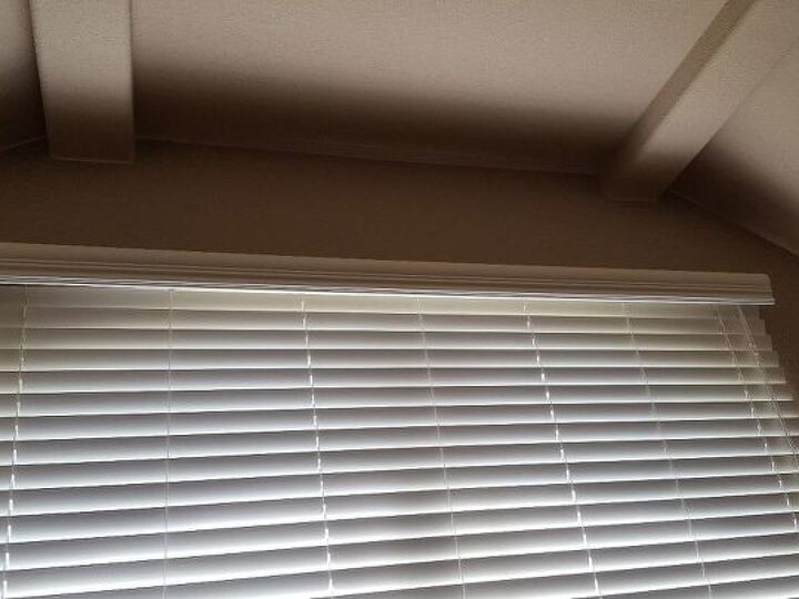 q how to hang curtains here , home decor, home decor dilemma, window treatments