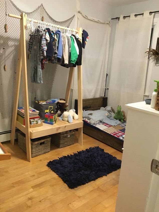 how to build an easy clothing rack