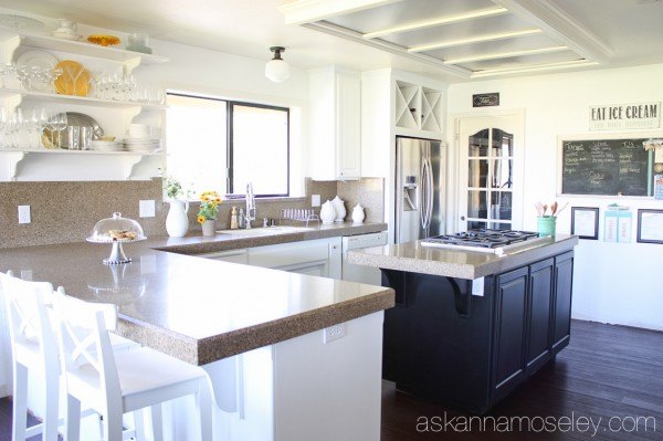 13 kitchen paint colors people are pinning like crazy, Black and white differentiate cabinets