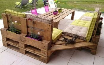 Creating Useful Furnishings by Using Pallet Wood Ideas