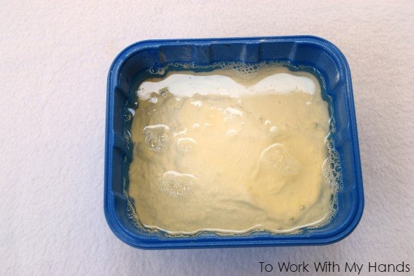 diy 3 ingredient tub and tile cleaner