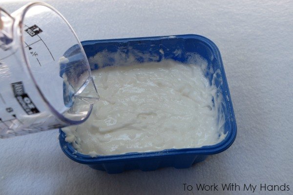 diy 3 ingredient tub and tile cleaner