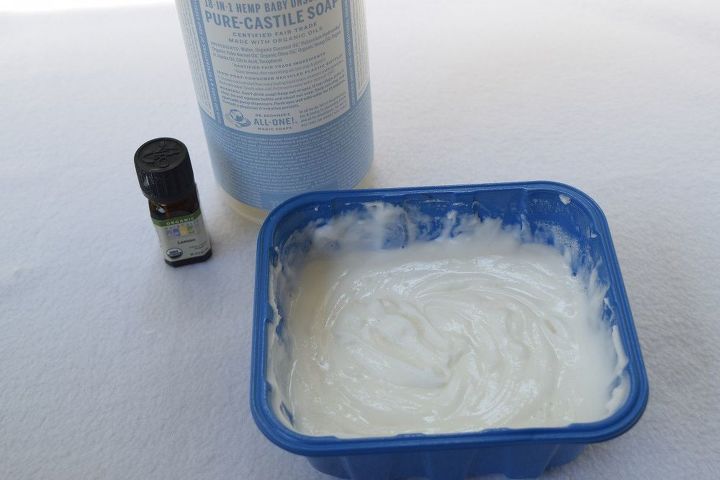 diy 3 ingredient tub and tile cleaner