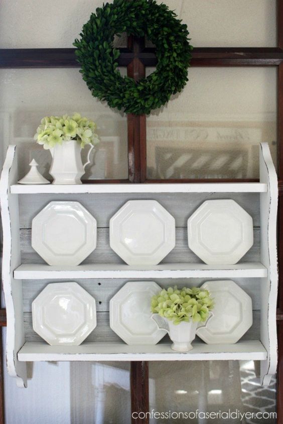 s why everyone is freaking out over these country cottage rooms, bedroom ideas, entertainment rec rooms, home decor, This upcycled picket fence is so charming