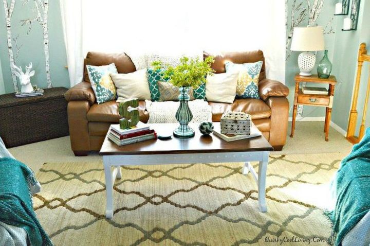 s why everyone is freaking out over these country cottage rooms, bedroom ideas, entertainment rec rooms, home decor, This living room s bright colors are so airy