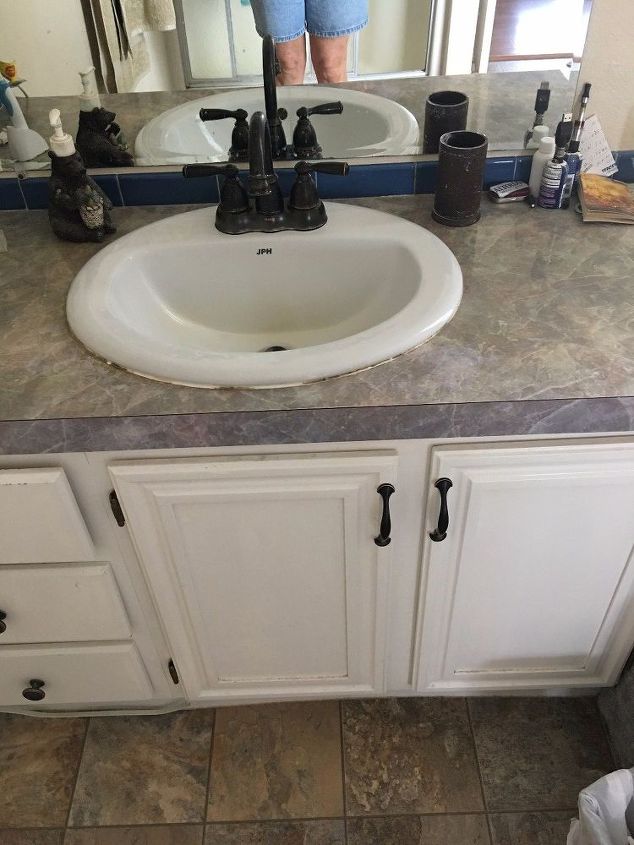 q refinish old formica countertops without fumes, bathroom ideas, countertops, home improvement, small home improvement projects, This is the blue tile I mentioned which is on all the places were the countertop touches the wall