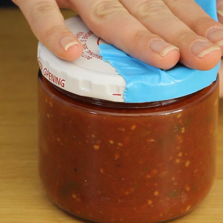 the easiest way to open a jar lid, crafts